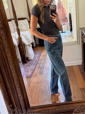 High-Rise vintage 1970s Straight Leg Jeans in Washed Blue